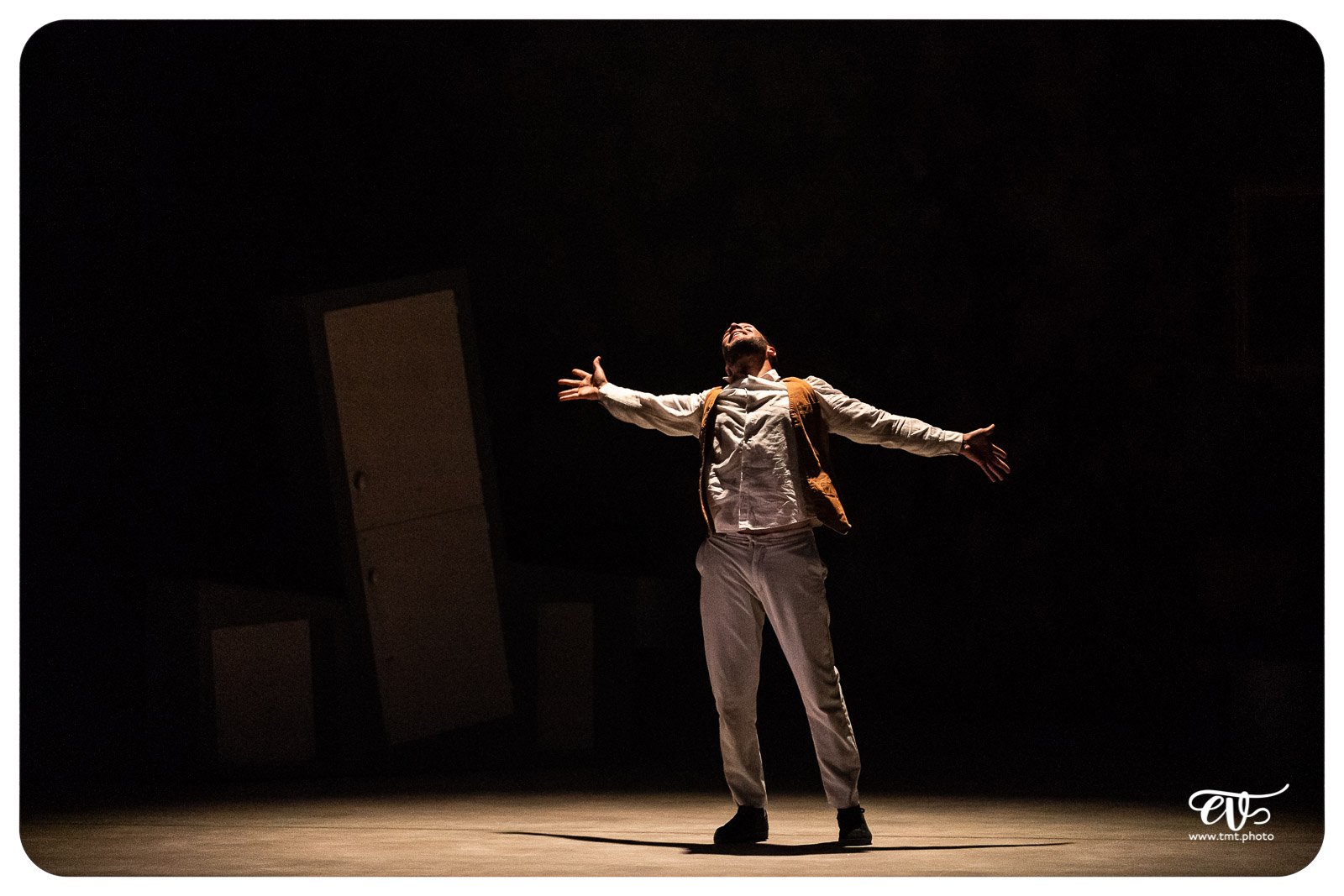 SUR LE FIL (CIE PYRAMID)